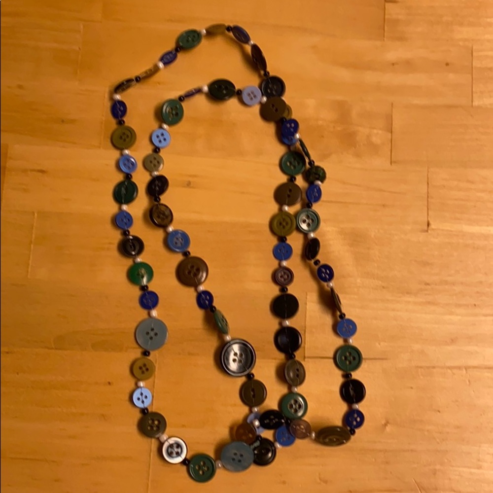 Button necklace